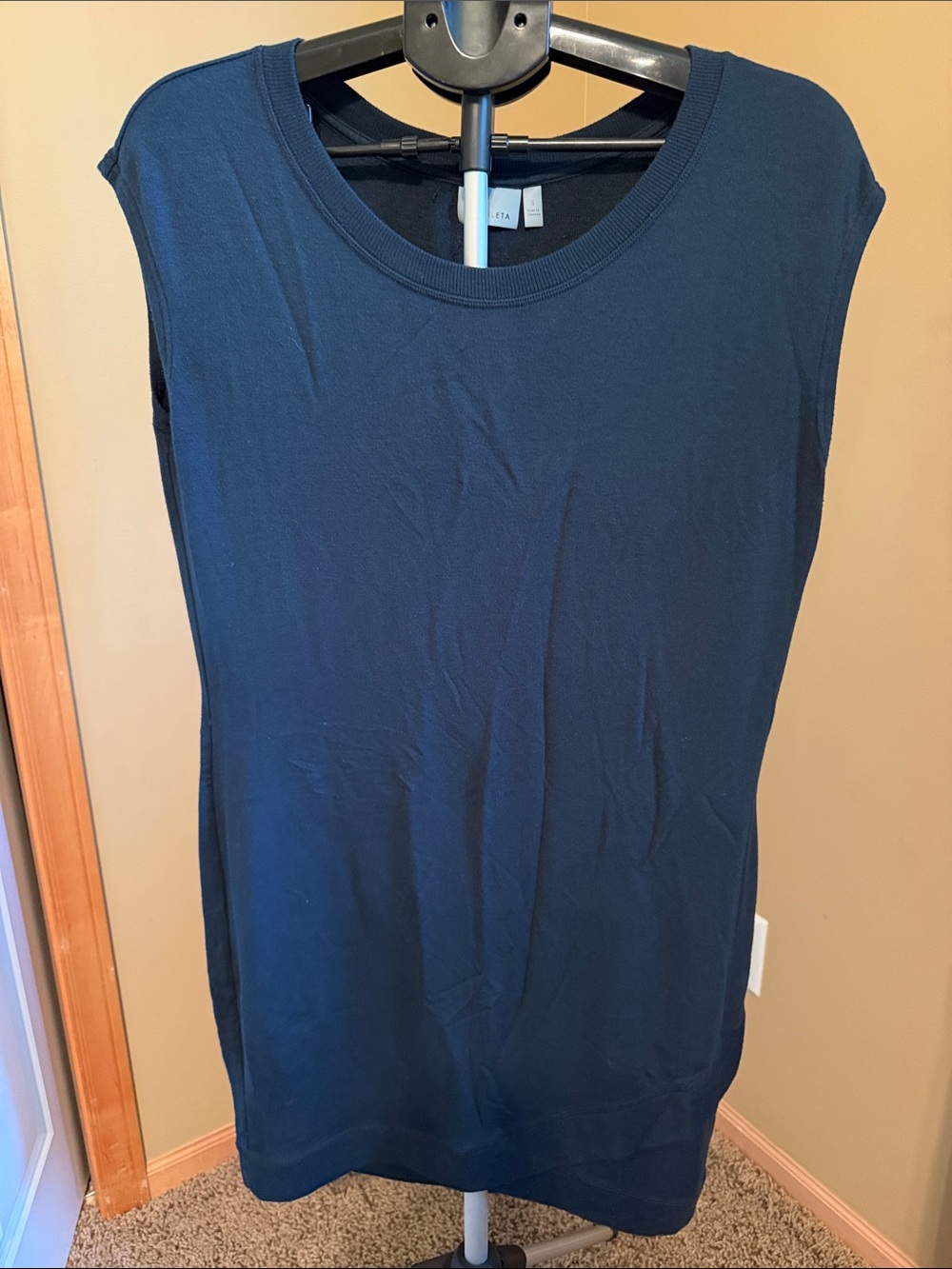 Athleta Navy Sleeveless Crewneck Tank Top